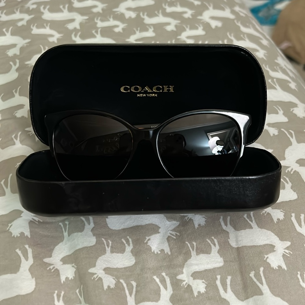 Coach sun glasses